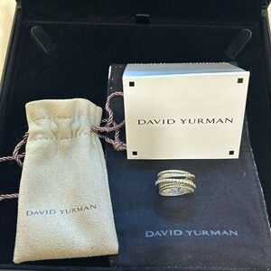 AUTHENTIC DAVID YURMAN
Crossover Ring with Pavé Diamonds and Silver, 12mm size 7